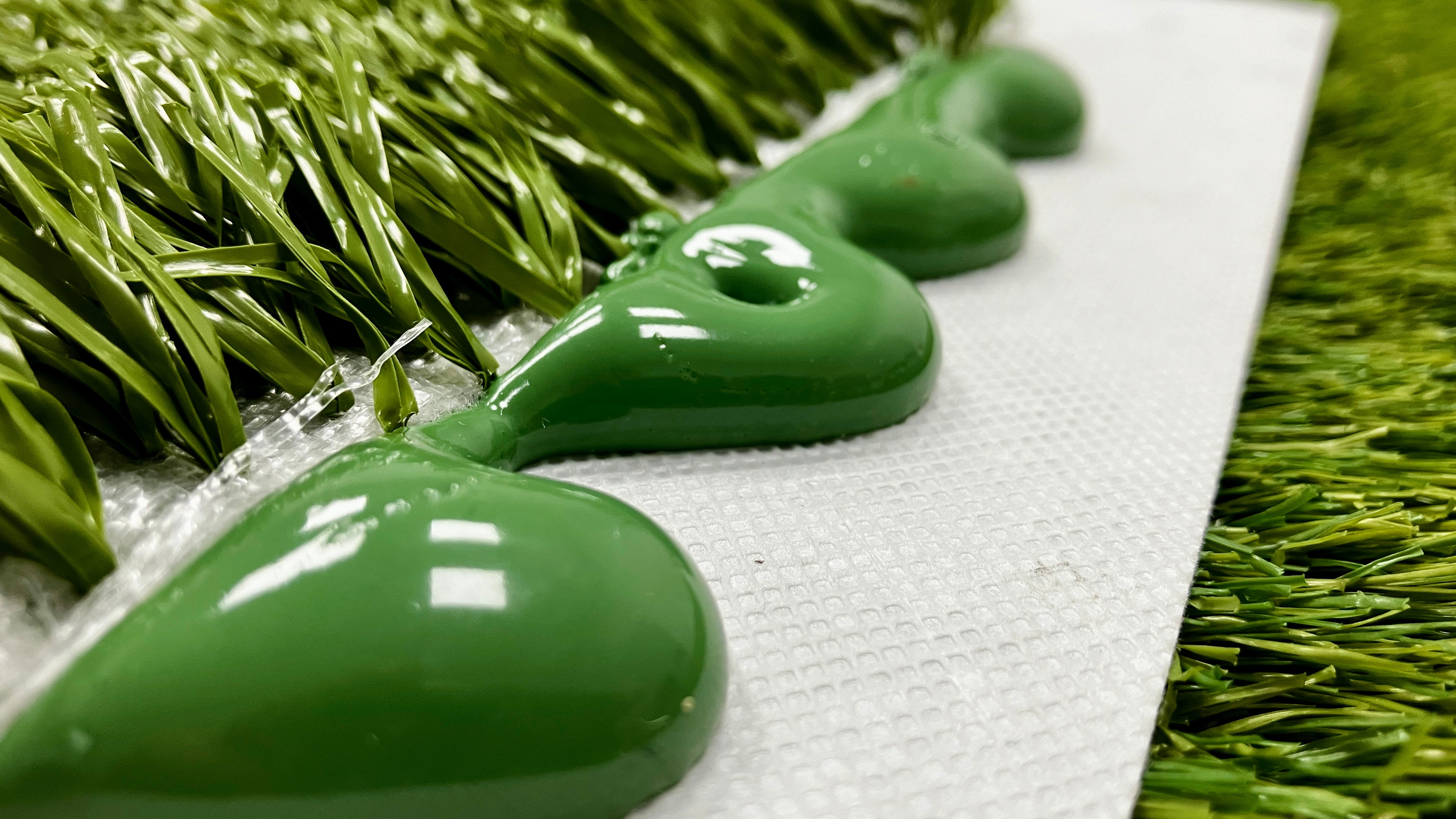 How to Bond Recycled Artificial Grass Backings: by the experts